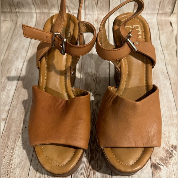 gianni bini chunky platform wedge leather sandal nailhead trim size 7.5m - Picture 2 of 7